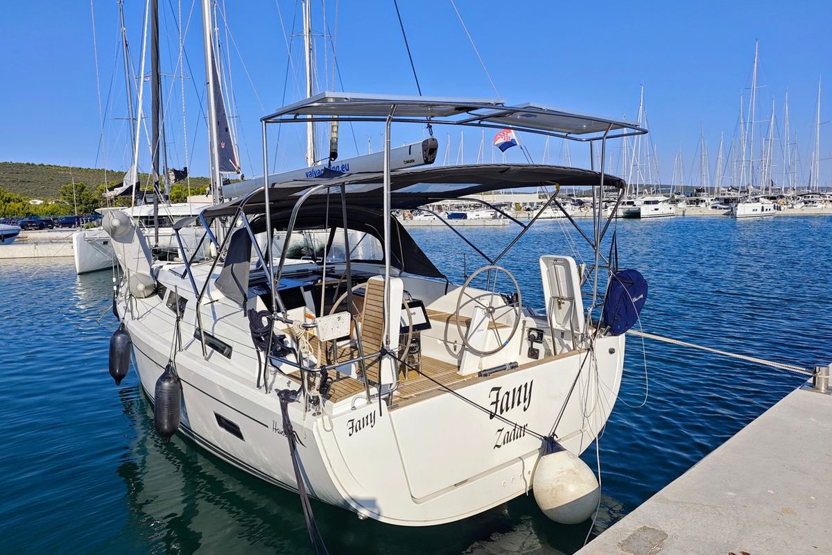 Exterior view of Fany, a Hanse Yachts Hanse 388 sailboat at Općina Sukošan, Croatia