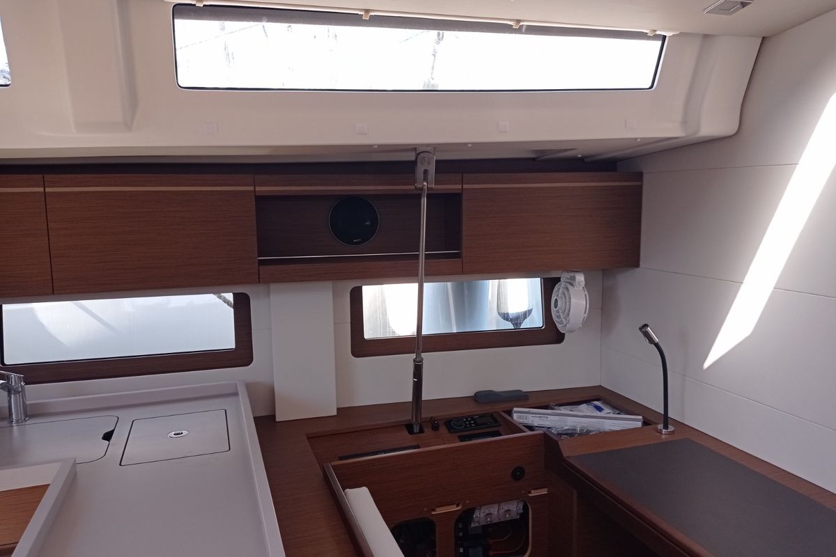 Salon of Annezia Star, a Beneteau Oceanis 51.1 sailboat at Athens, Greece