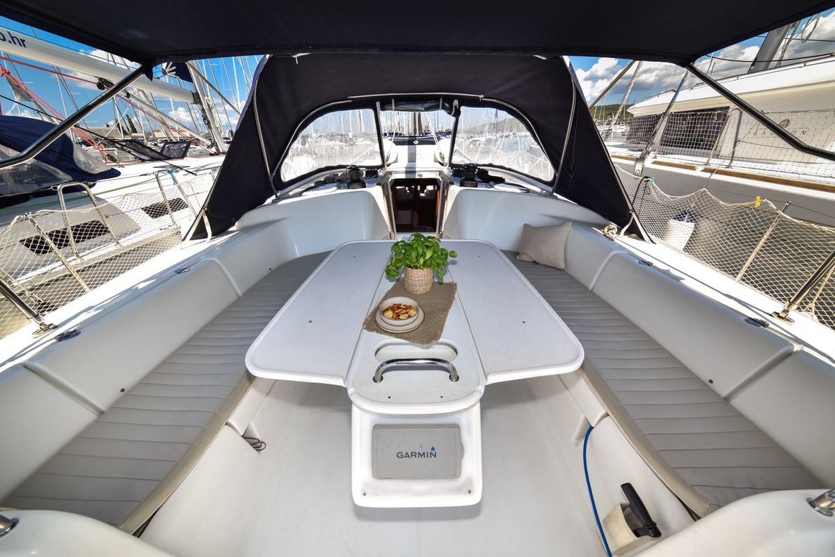 Cockpit of Papalina, a Beneteau Cyclades 50.5 sailboat at Općina Sukošan, Croatia