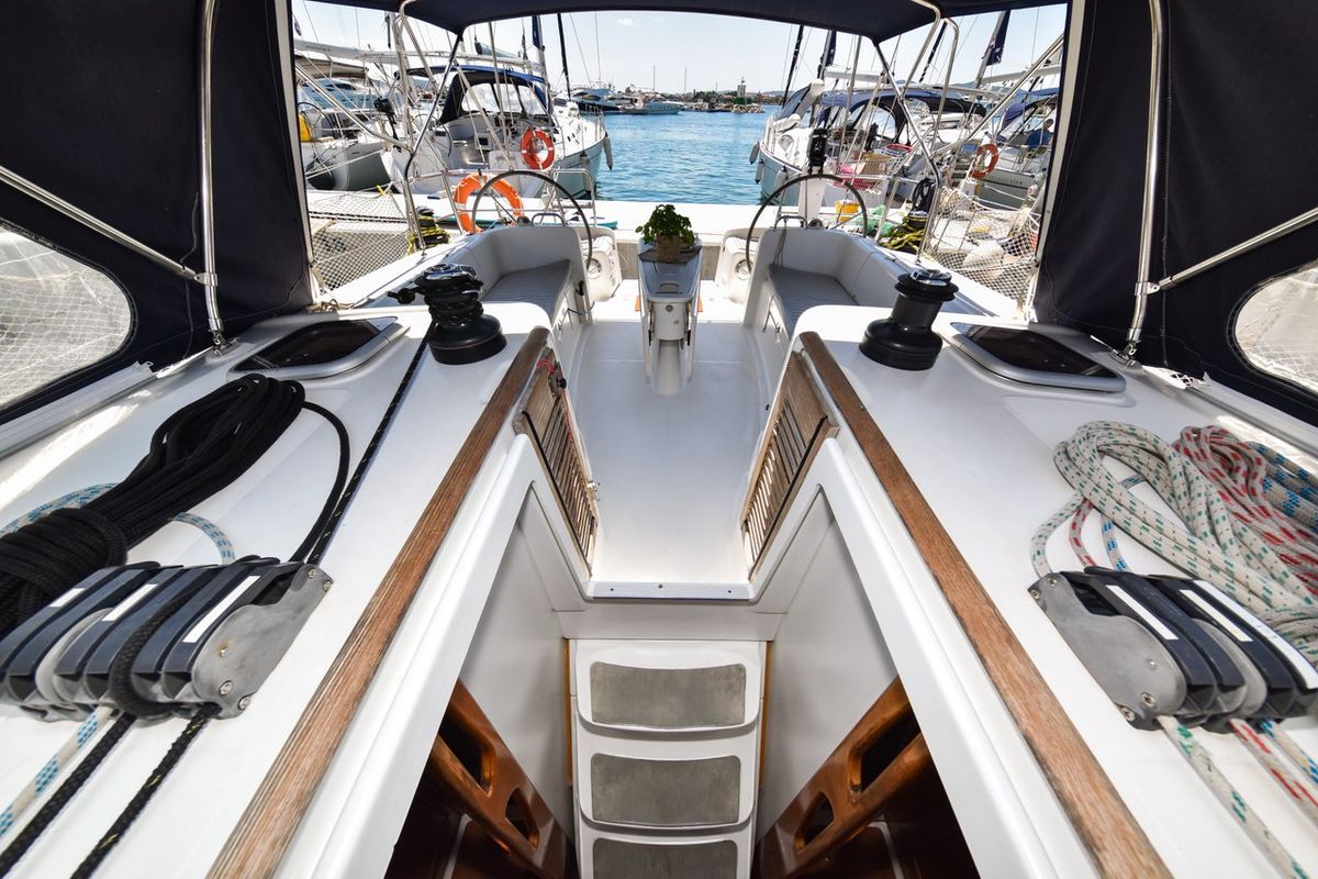Cockpit of Papalina, a Beneteau Cyclades 50.5 sailboat at Općina Sukošan, Croatia