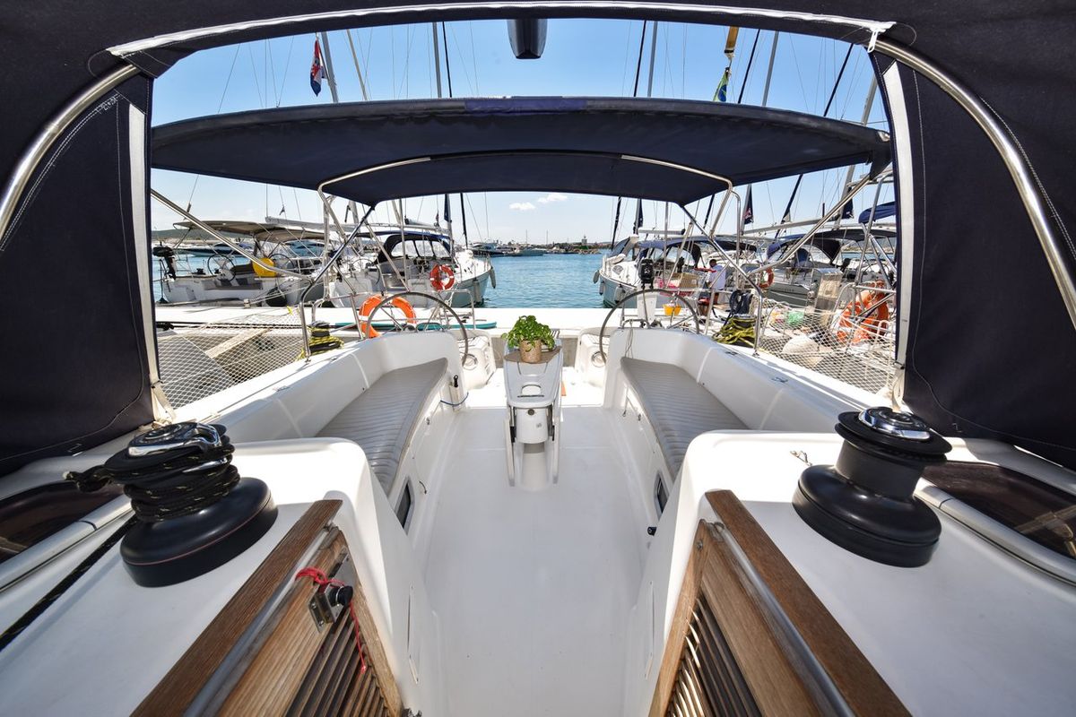 Cockpit of Papalina, a Beneteau Cyclades 50.5 sailboat at Općina Sukošan, Croatia