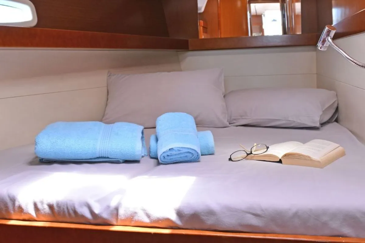 Cabin on Leandros D, a Beneteau Oceanis 50 Family sailboat at Athens, Greece