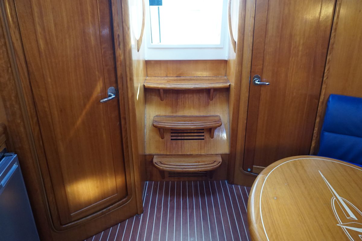 Exterior view of Barlovento Segundo, a Bavaria Sport 35 motorboat at Palma de Mallorca, Spain
