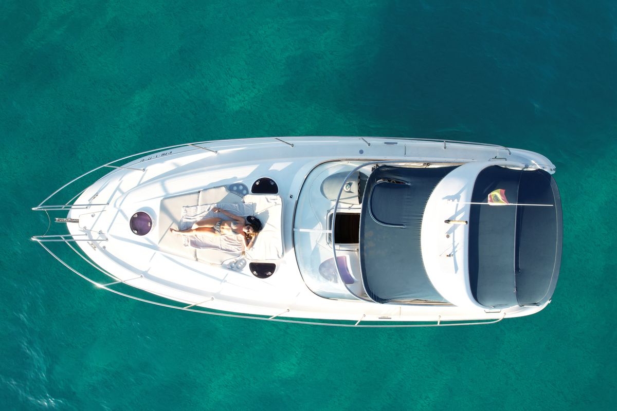 Cockpit of Barlovento Segundo, a Bavaria Sport 35 motorboat at Palma de Mallorca, Spain