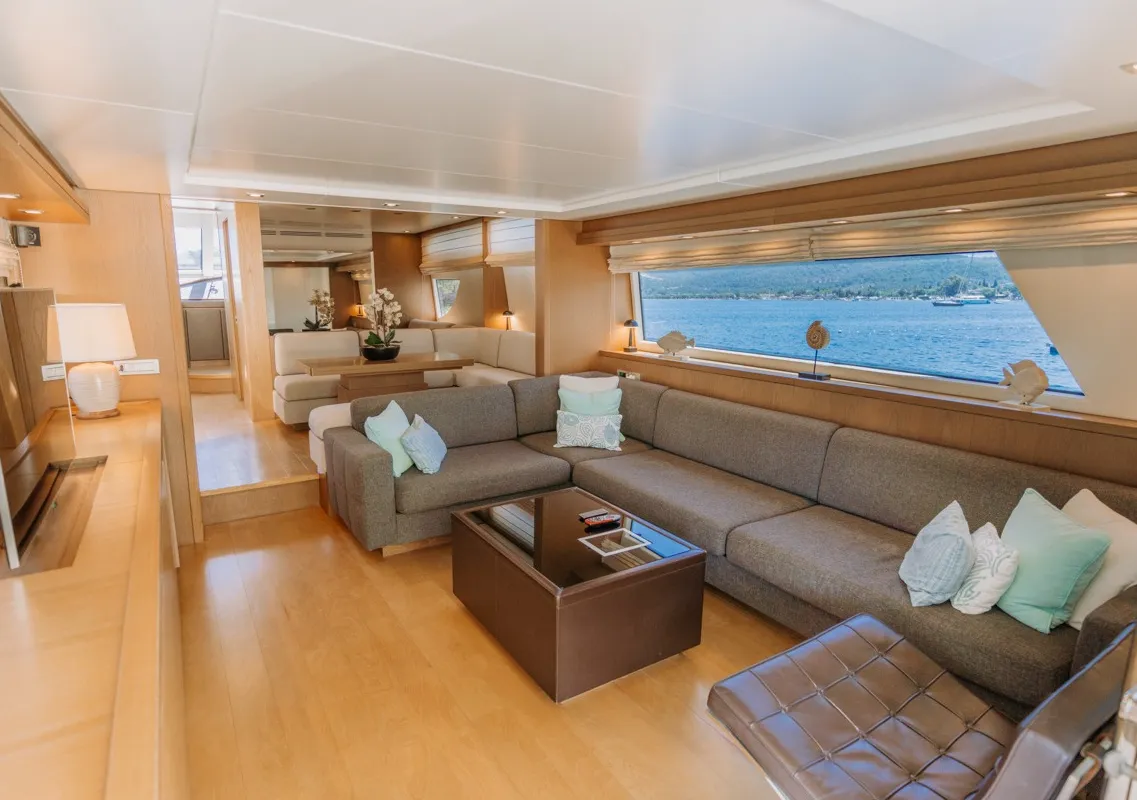 Salon of KUUM, a Sanlorenzo San Lorenzo 72 yacht at Bodrum, Turkey