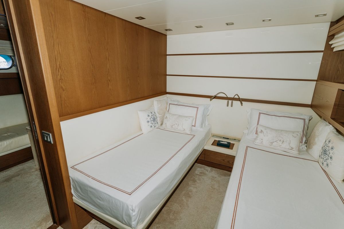 Cabin on KUUM, a Sanlorenzo San Lorenzo 72 yacht at Bodrum, Turkey