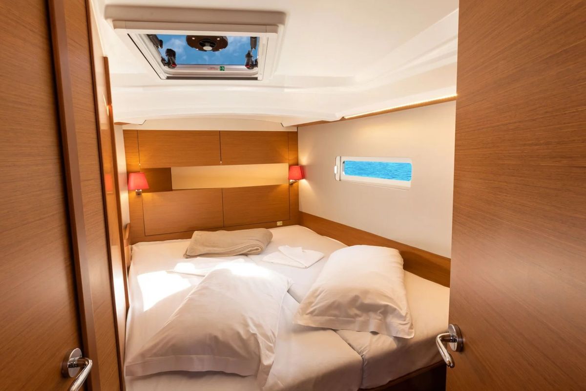 Cabin on TETI, a Jeanneau Sun Odyssey 410 sailboat at Vibo Valentia, Italy