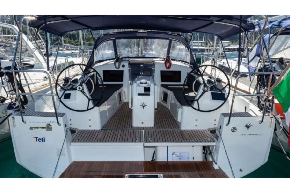 Cockpit of TETI, a Jeanneau Sun Odyssey 410 sailboat at Vibo Valentia, Italy