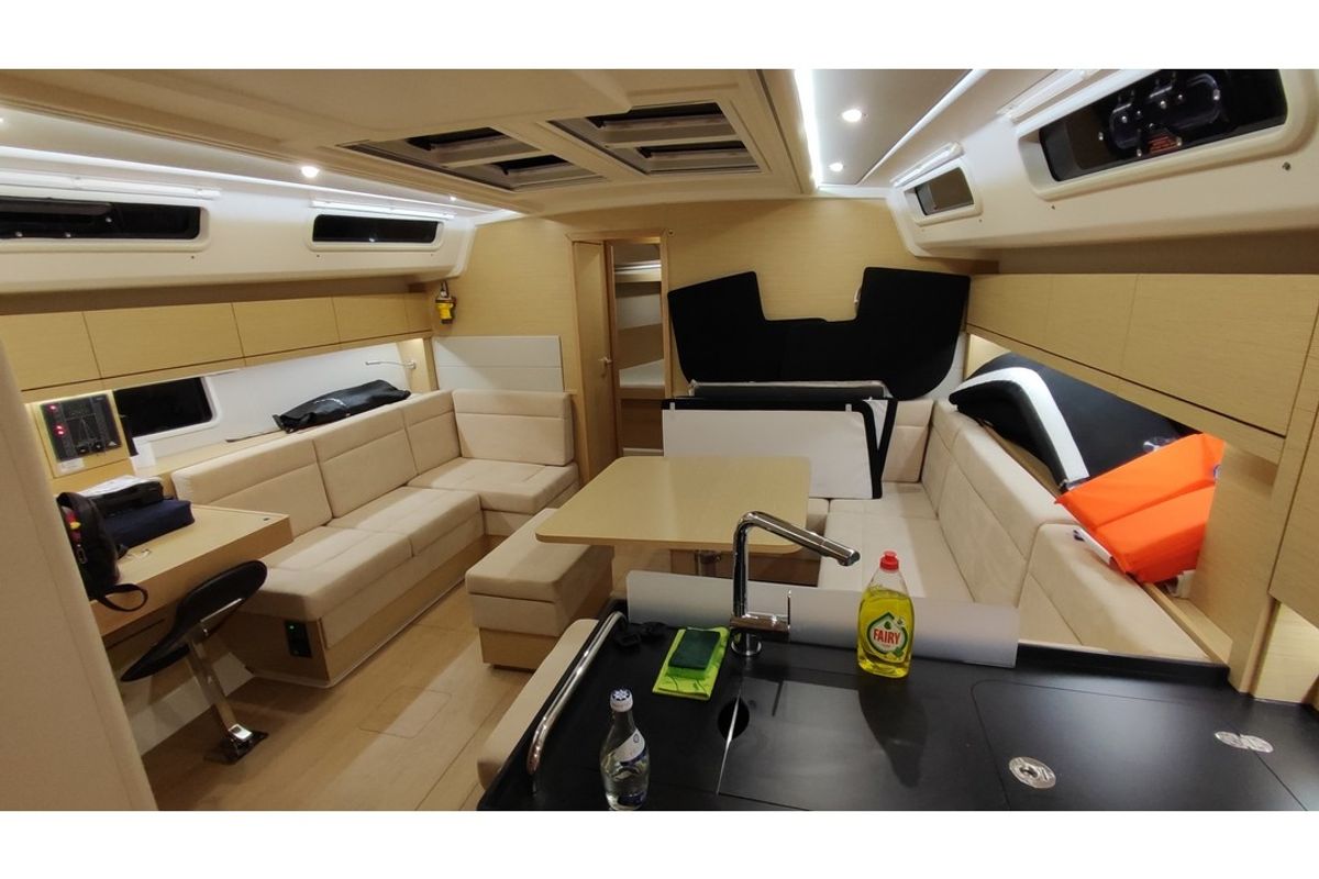 Salon of Rogira, a Hanse Yachts Hanse 458 sailboat at Volos Municipality, Greece