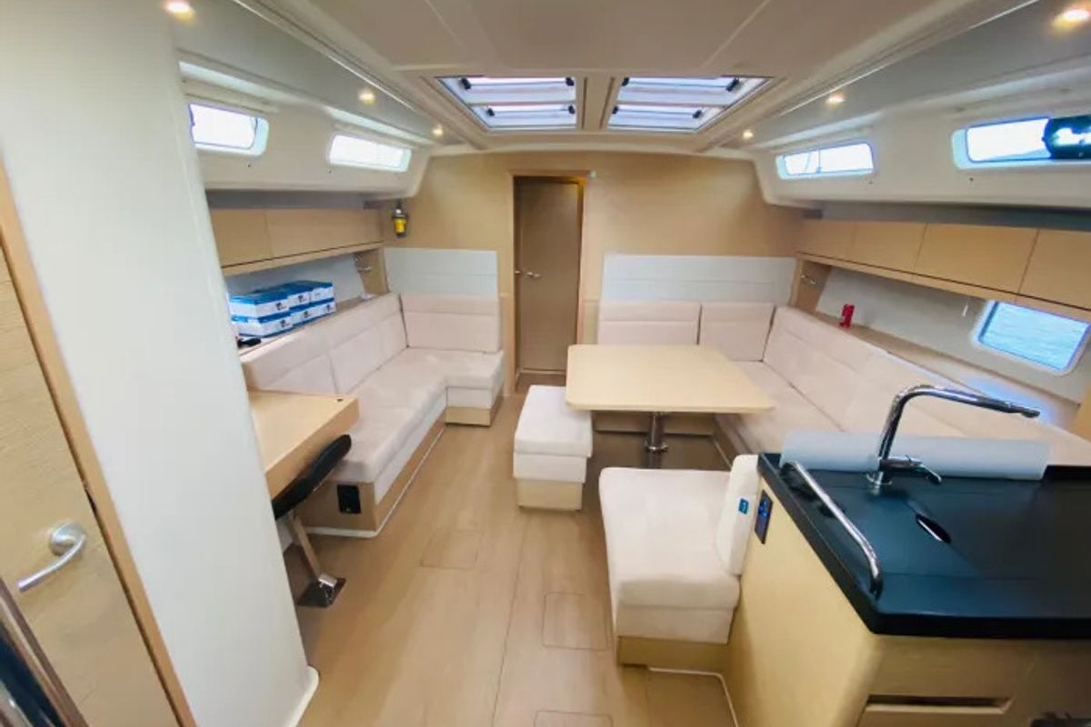 Salon of Rogira, a Hanse Yachts Hanse 458 sailboat at Volos Municipality, Greece