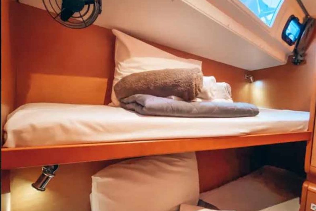 Cabin on Evelina, a Jeanneau Sun Odyssey 509 sailboat at Kontokali, Greece