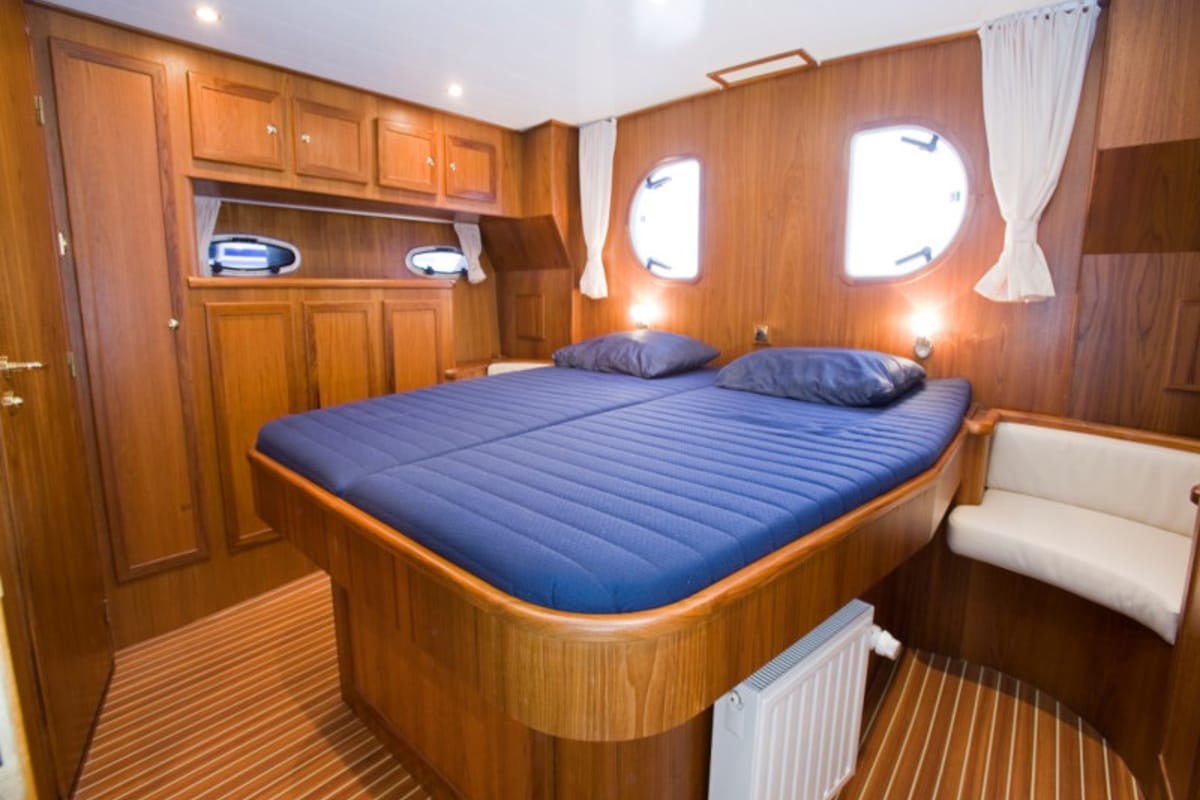Cabin on Drait 98, a De Drait DeLuxe 42 motorboat at Drachten, Netherlands