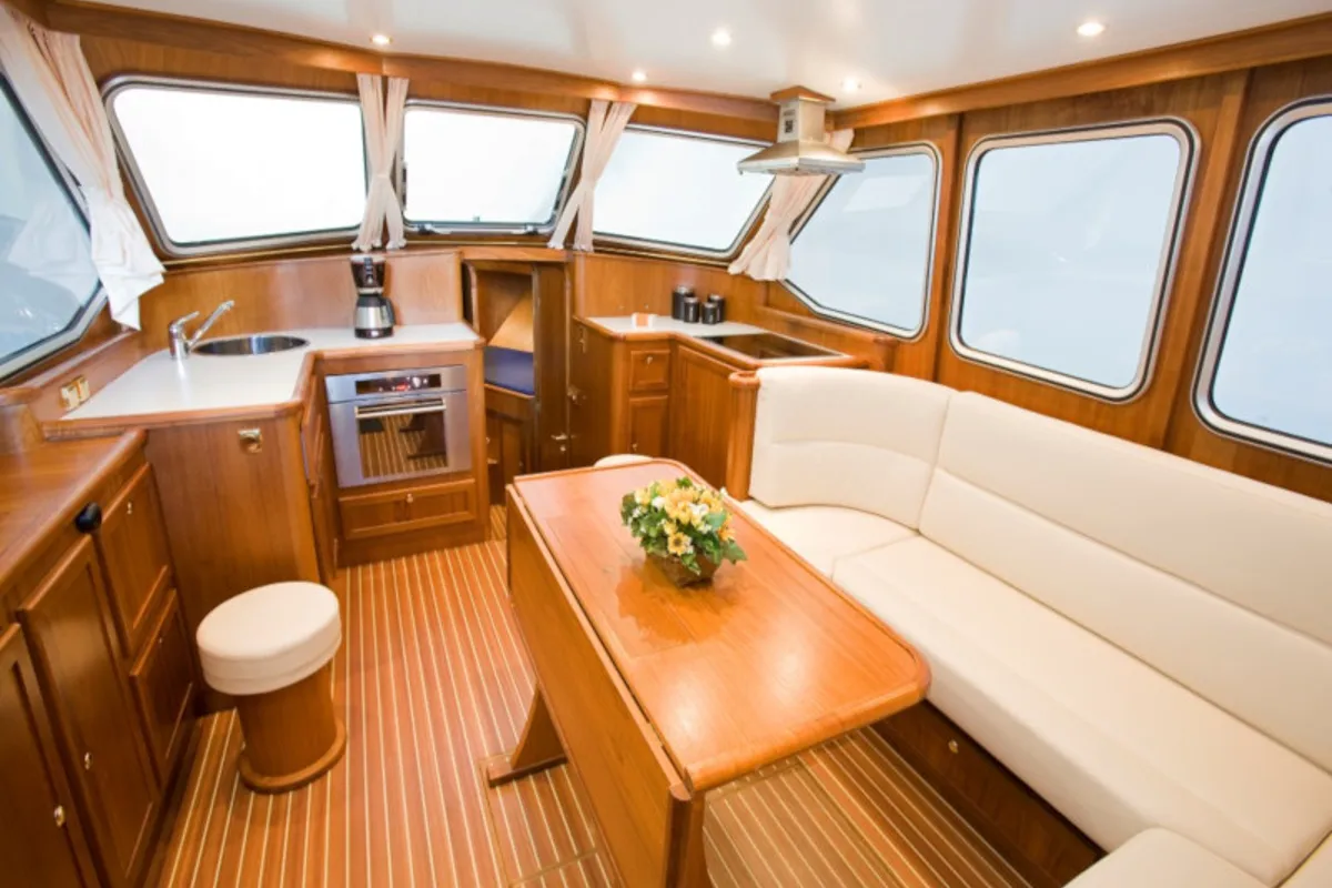 Salon of Drait 98, a De Drait DeLuxe 42 motorboat at Drachten, Netherlands