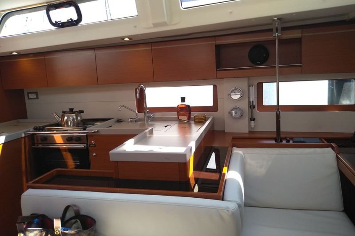 Salon of Famiglia, a Beneteau Oceanis 51.1 sailboat at Athens, Greece