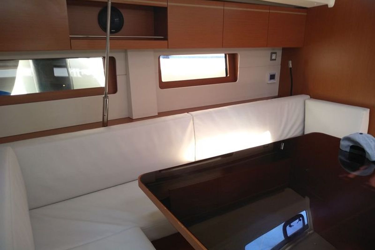 Salon of Famiglia, a Beneteau Oceanis 51.1 sailboat at Athens, Greece