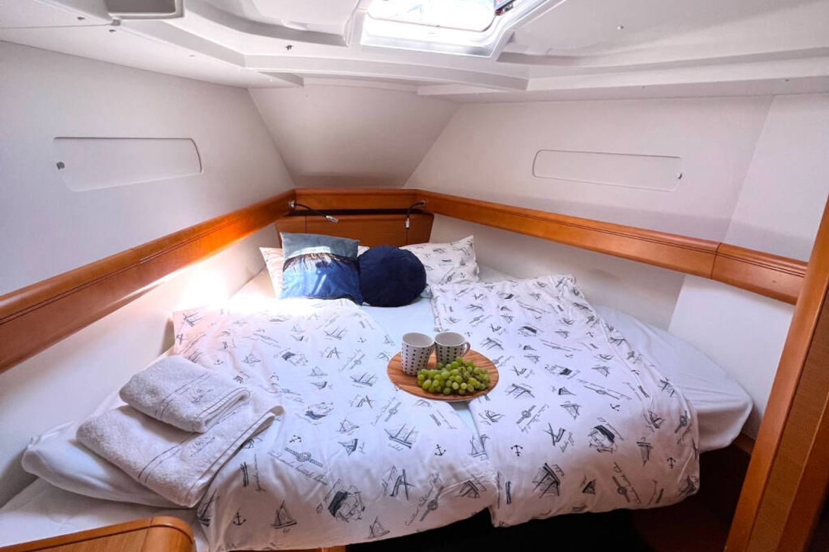 Cabin on Lady Linda, a Jeanneau Sun Odyssey 439 sailboat at Općina Baška Voda, Croatia