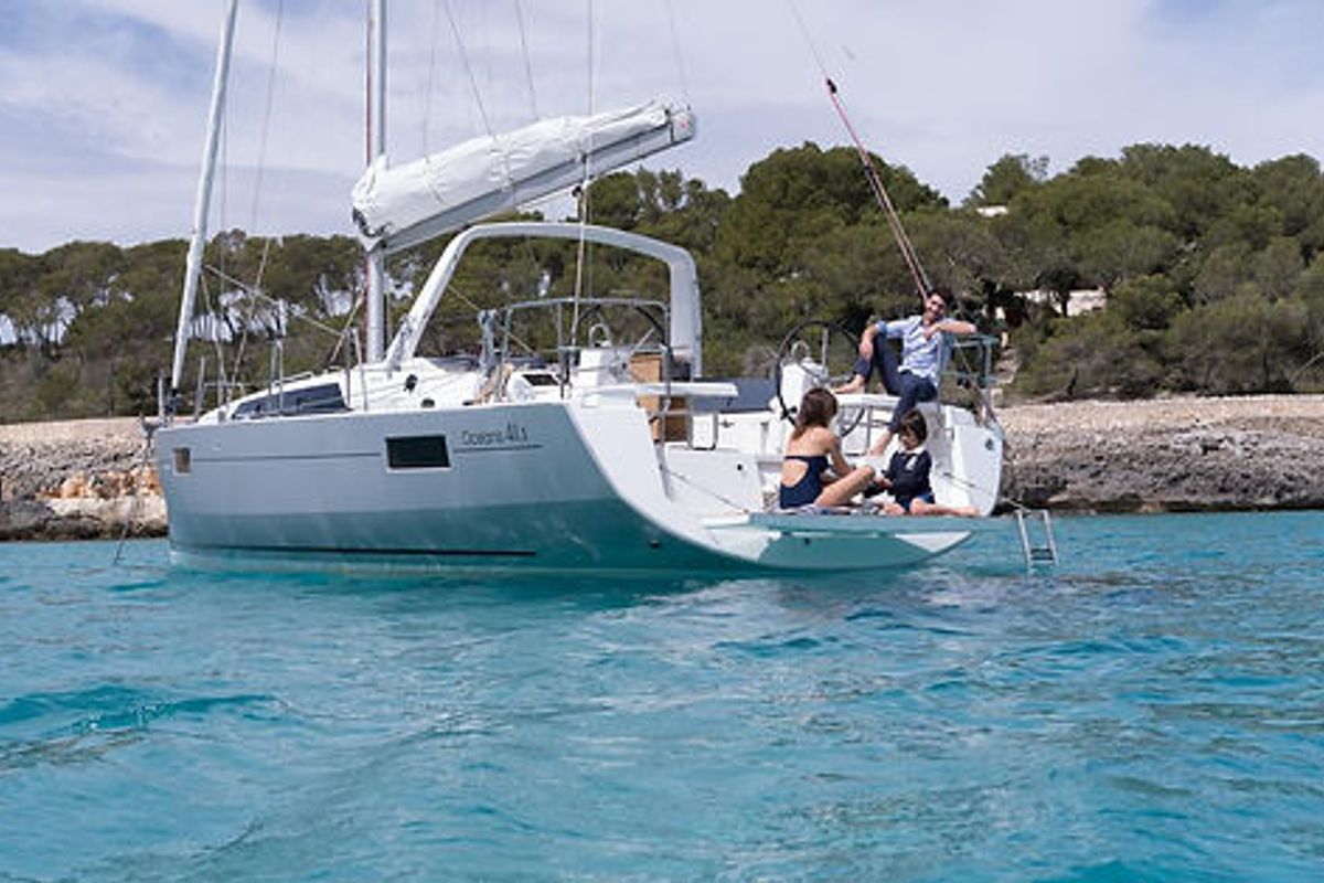 Exterior view of Blue Hop, a Beneteau Oceanis 41.1 sailboat at Grimaud, France