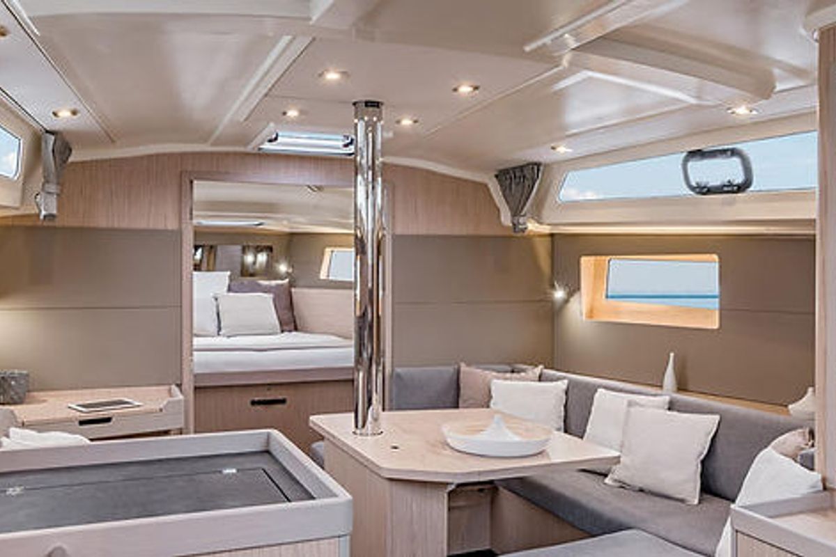Salon of Blue Hop, a Beneteau Oceanis 41.1 sailboat at Grimaud, France