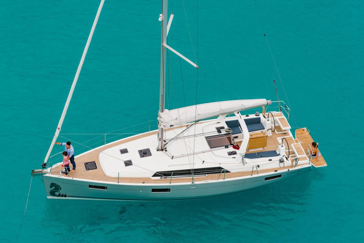 Exterior view of Blue Hop, a Beneteau Oceanis 41.1 sailboat at Grimaud, France