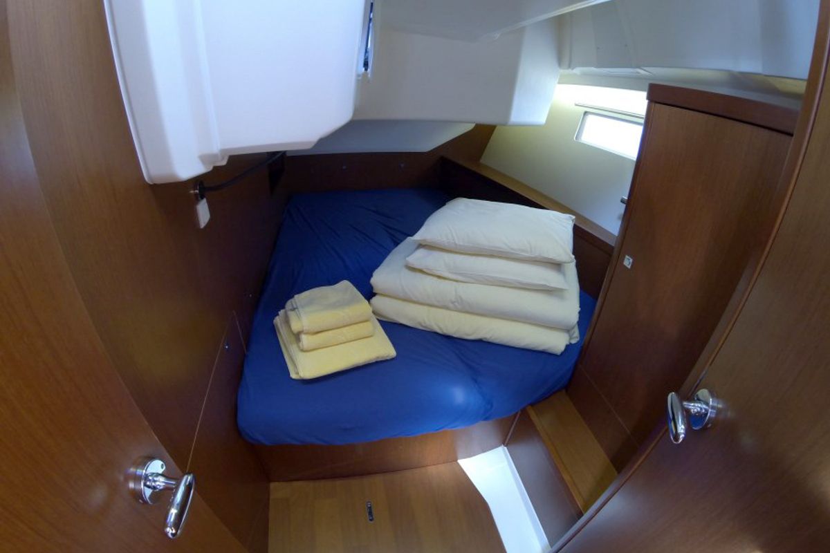 Cabin on Neška II, a Beneteau Oceanis 45 sailboat at Grad Šibenik, Croatia