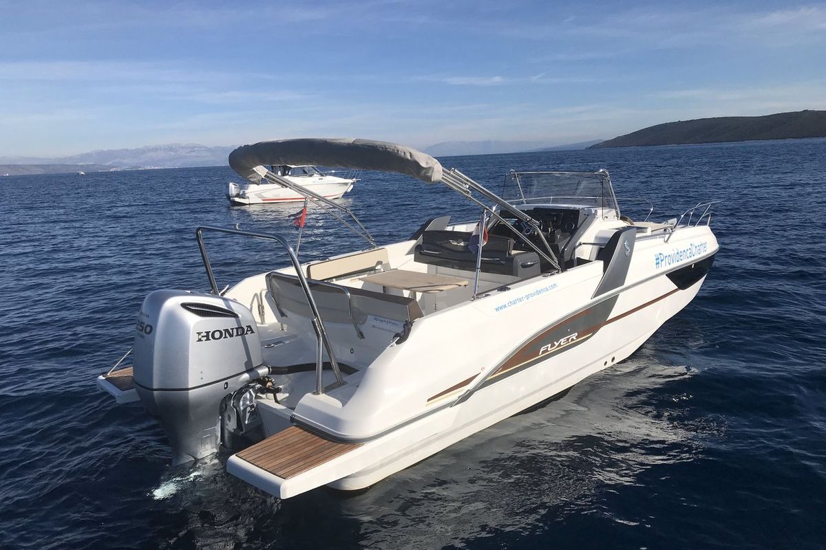 Exterior view of Beneteau Flyer 7.7 Sun Deck, a Beneteau Flyer 7.7 Sun Deck motorboat at Grad Trogir, Croatia