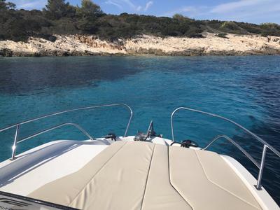 Deck of Beneteau Flyer 7.7 Sun Deck, a Beneteau Flyer 7.7 Sun Deck motorboat at Grad Trogir, Croatia