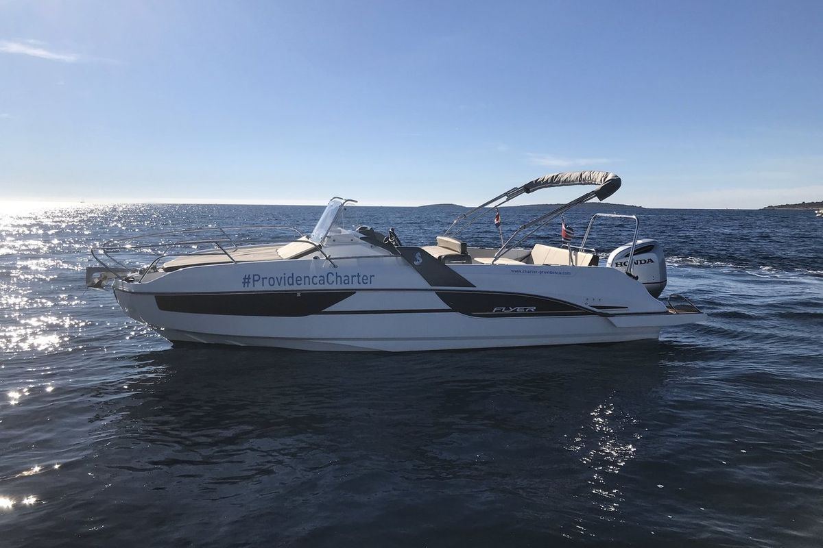 Exterior view of Beneteau Flyer 7.7 Sun Deck, a Beneteau Flyer 7.7 Sun Deck motorboat at Grad Trogir, Croatia