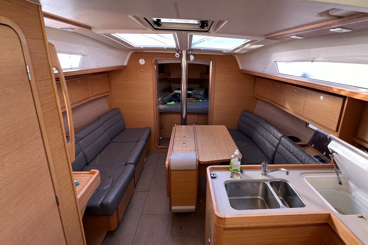 Salon of Excalibur, a Dufour 382 Grand Large sailboat at Port Navalo, France