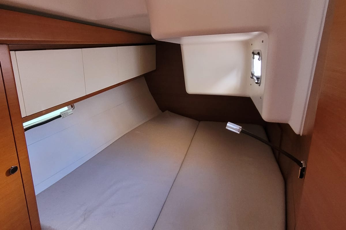 Cabin on Papillon, a Italia Yachts 13.98 sailboat at Rosignano Solvay, Italy