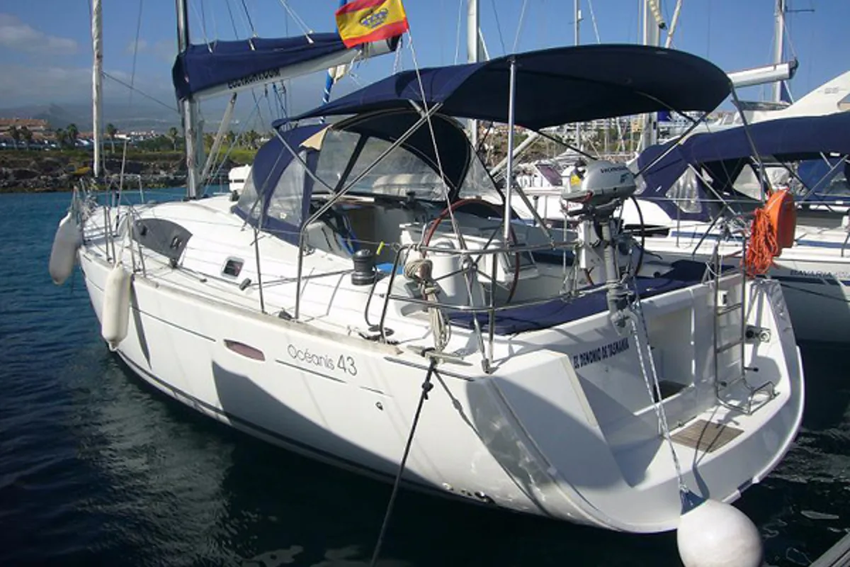 Exterior view of Demonio de Tasmania, a Beneteau Oceanis 43 sailboat at es Jonquet, Spain
