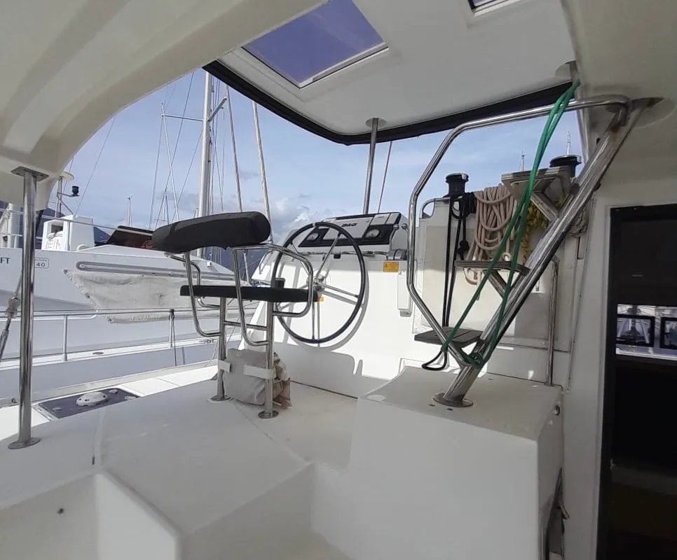 Speranza B&B, a Lagoon Lagoon 42 catamaran at Hyères, France
