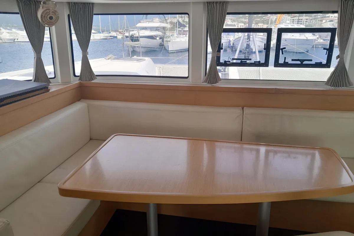 Speranza B&B, a Lagoon Lagoon 42 catamaran at Hyères, France