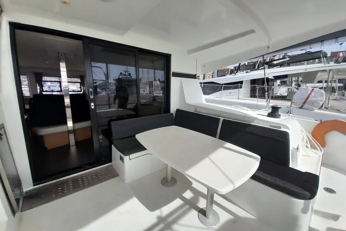 Speranza B&B, a Lagoon Lagoon 42 catamaran at Hyères, France