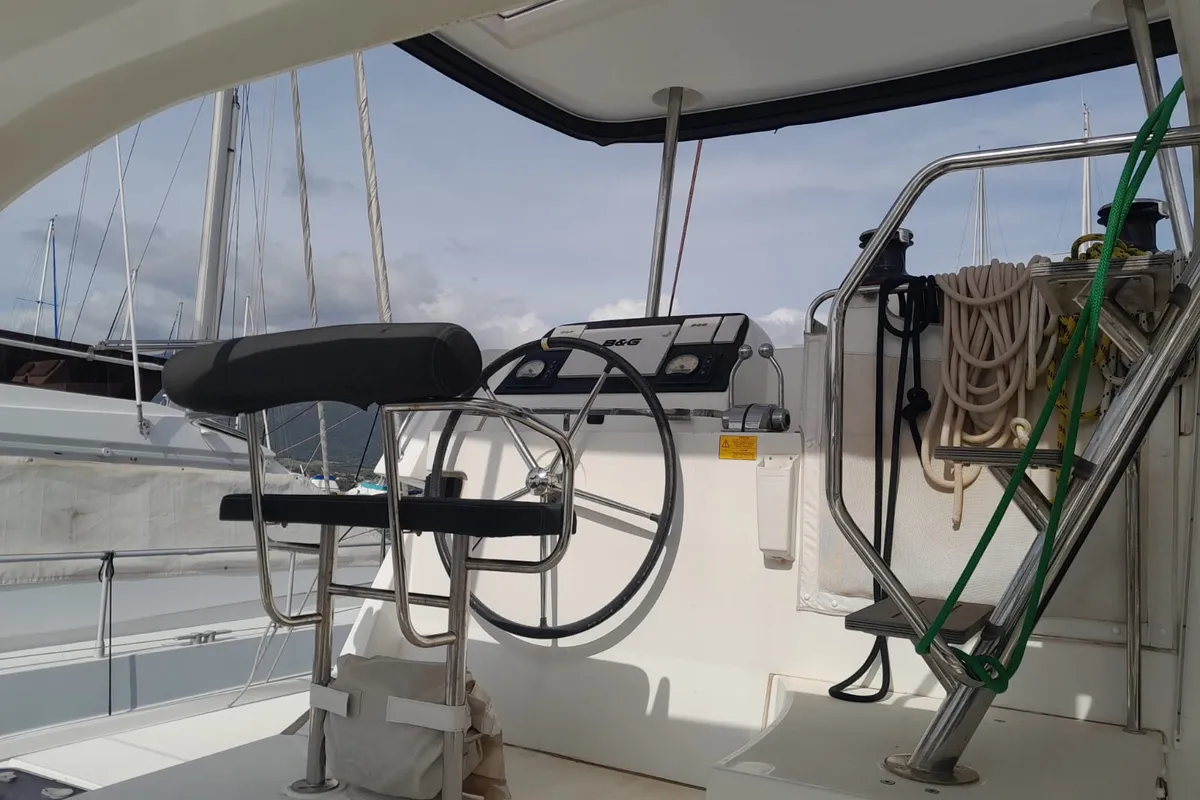 Speranza B&B, a Lagoon Lagoon 42 catamaran at Hyères, France