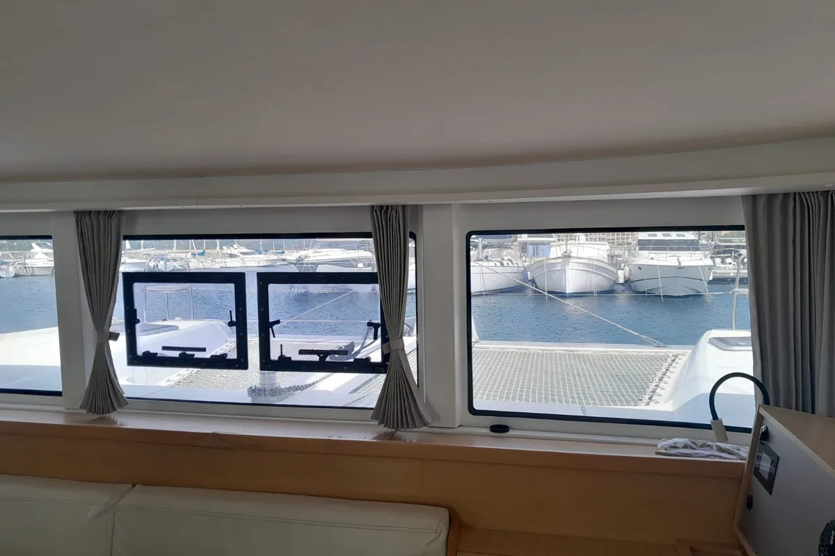 Speranza B&B, a Lagoon Lagoon 42 catamaran at Hyères, France