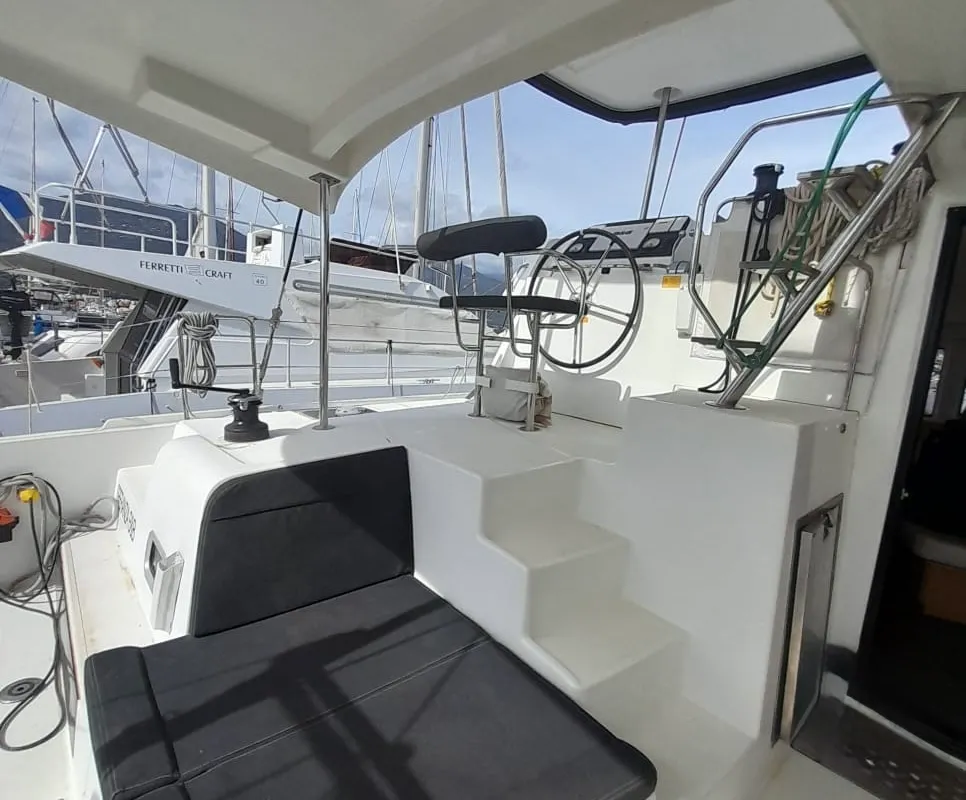 Speranza B&B, a Lagoon Lagoon 42 catamaran at Hyères, France