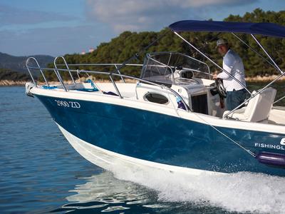 Exterior view of no name, a Elan 650 motorboat at Općina Sukošan, Croatia