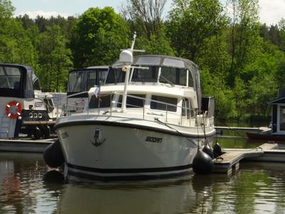 Exterior view of Wodan, a Linssen Grand Sturdy 40.9 AC motorboat at Mirow, Germany