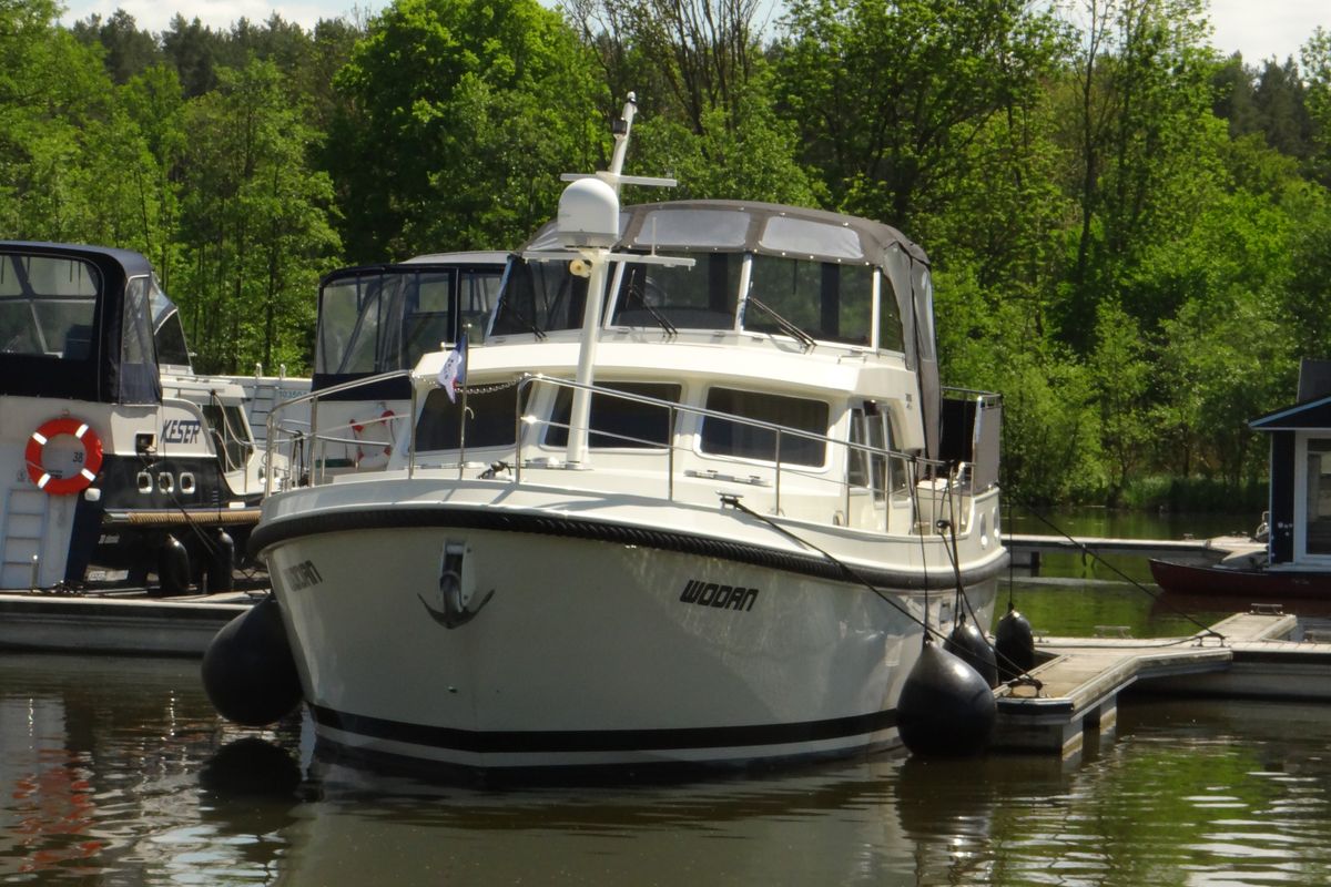 Exterior view of Wodan, a Linssen Grand Sturdy 40.9 AC motorboat at Mirow, Germany