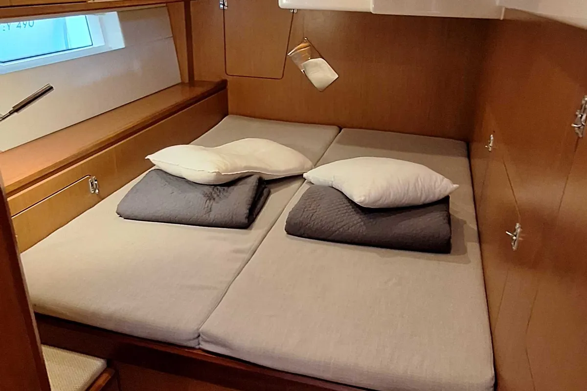 Cabin on Lady Flora 3, a Bavaria C50 sailboat at Municipal Unit of Lefkada, Greece