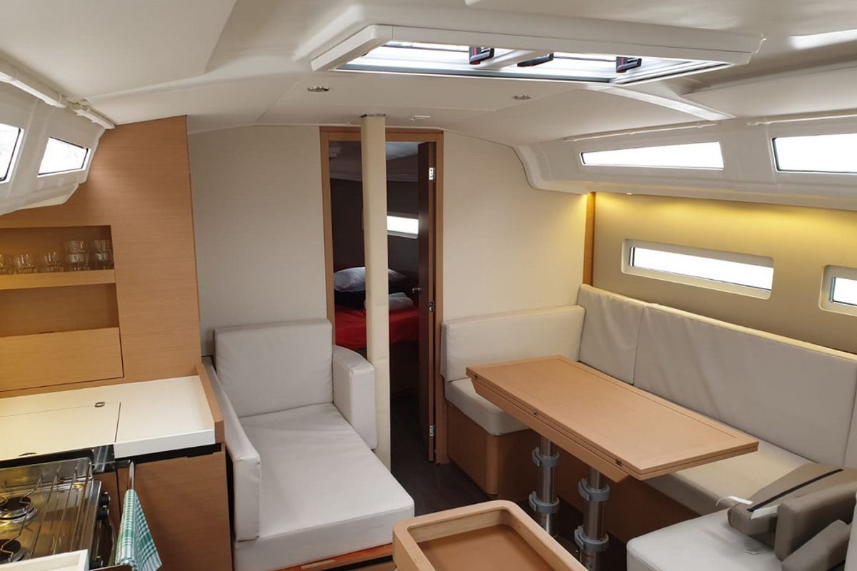 Salon of Jutisa, a Jeanneau Sun Odyssey 410 sailboat at Grad Pula, Croatia