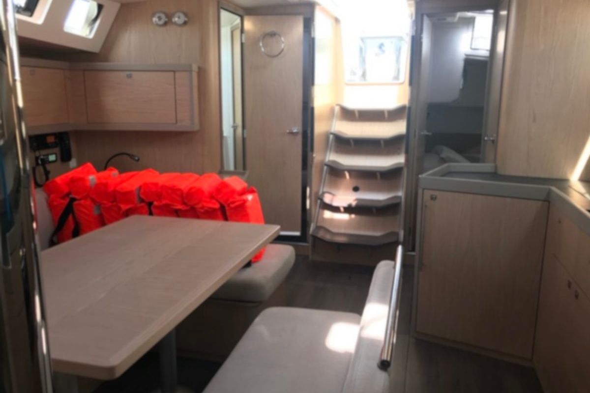 Salon of Alphard, a Beneteau Oceanis 45 sailboat at Rosignano Solvay, Italy