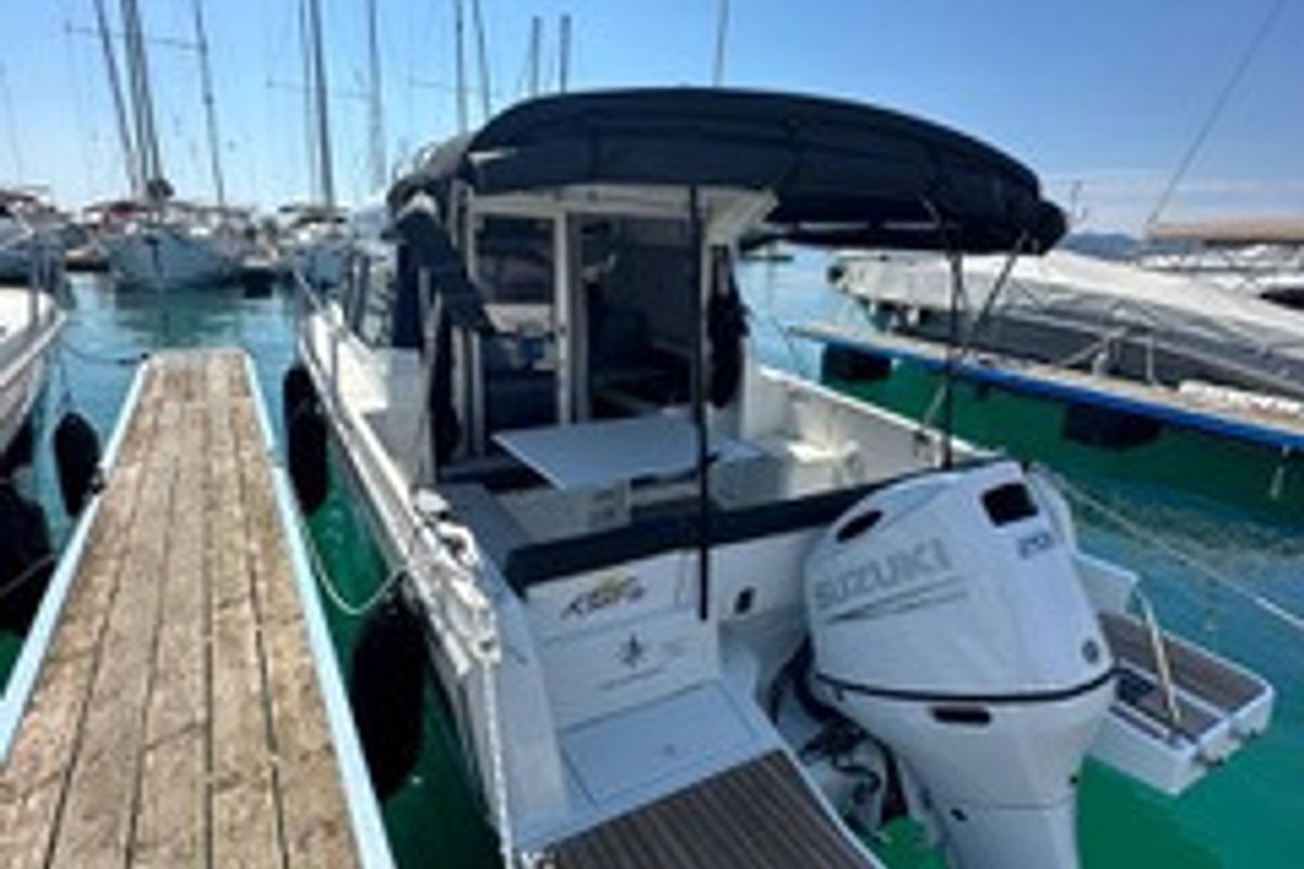 Exterior view of Klapa, a Jeanneau Merry Fisher 795 motorboat at Municipality of Novigrad, Croatia