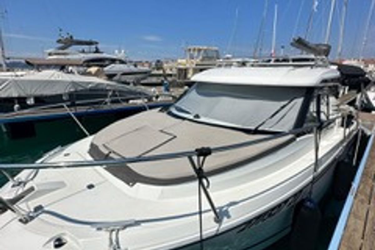 Exterior view of Klapa, a Jeanneau Merry Fisher 795 motorboat at Municipality of Novigrad, Croatia