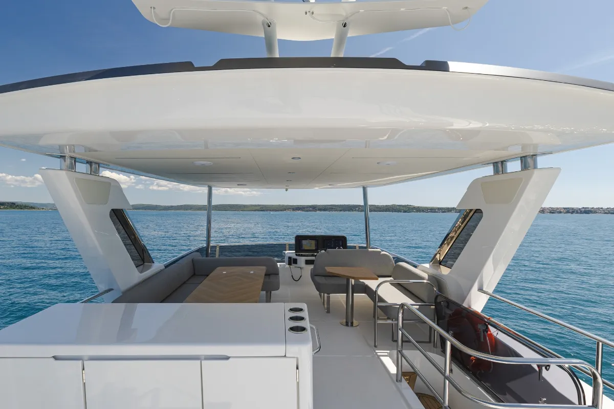 Salon of Seven Seas, a Greenline 58 Fly yacht at Pirovac, Croatia