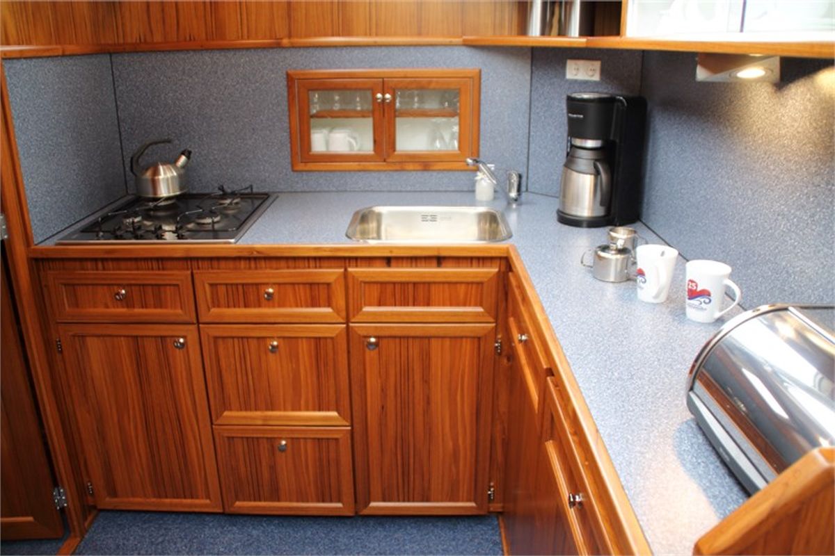 Galley of Helena, a De Drait Kotterjacht 12.2 GL motorboat at Woudsend, Netherlands