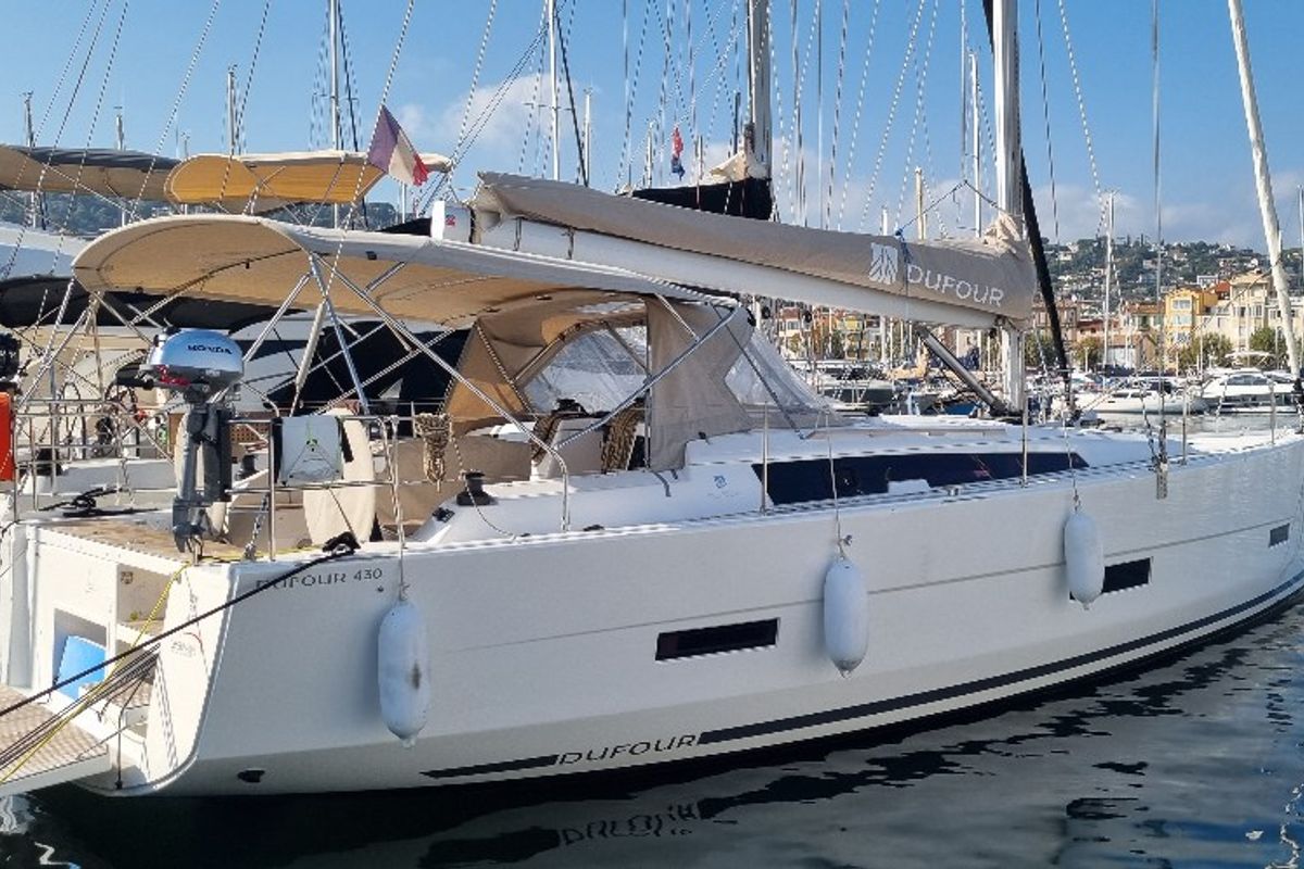 Exterior view of Lucie, a Dufour 430 sailboat at Vallauris, France