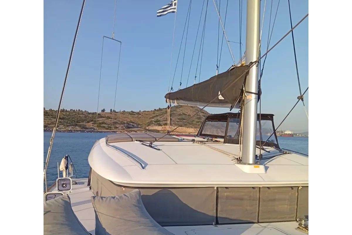 Seaker, a Lagoon Lagoon 400 S2 catamaran at Athens, Greece