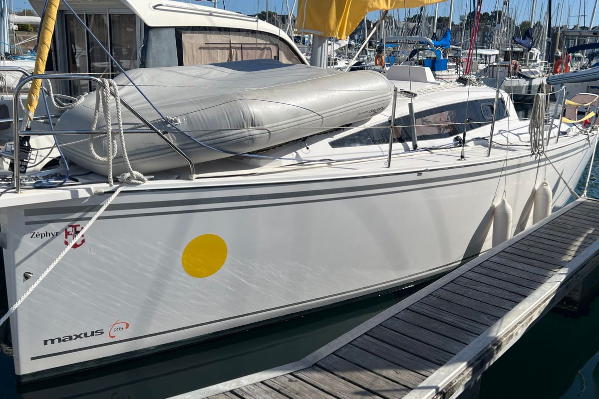 Exterior view of Zephyr, a Northman Maxus 26 Standard sailboat at Port Navalo, France