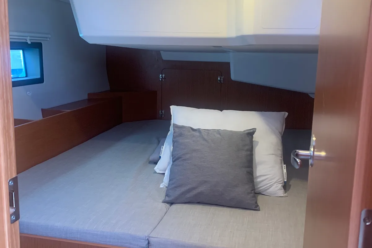 Cabin on Maia, a Bavaria C42 sailboat at Athens, Greece